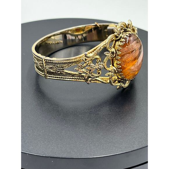 Whiting & Davis Vintage Ornate Victorian Revival Gold Tone Lg Cabochon Bangle - Picture 9 of 9